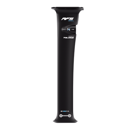 INFINITY 80 foil-assist mast with integrated Foil Drive pod